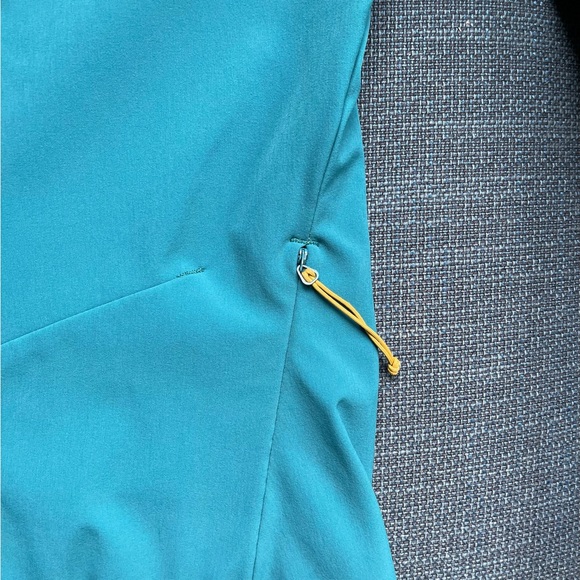 New Rab Women's Upslope waterproof light winter Jacket-size Small - Picture 5 of 9